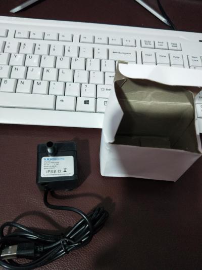 Automatic Pet Water Fountain – 2L Swan Neck Circulating Dispenser with Filter & USB Pump